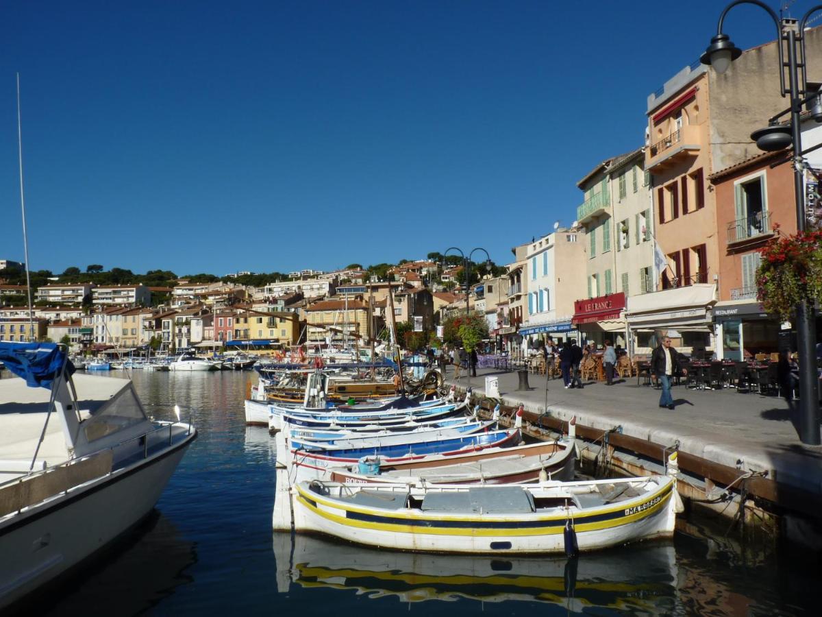 Large Private Garden, Quiet 2-Bedroom Apartment, Air Conditioning, Wifi, Parking Cassis Eksteriør billede