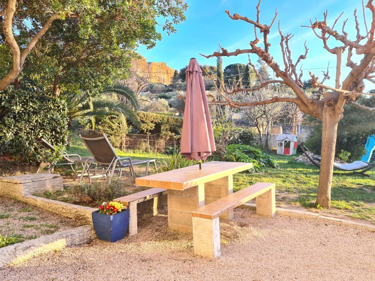 Large Private Garden, Quiet 2-Bedroom Apartment, Air Conditioning, Wifi, Parking Cassis Eksteriør billede