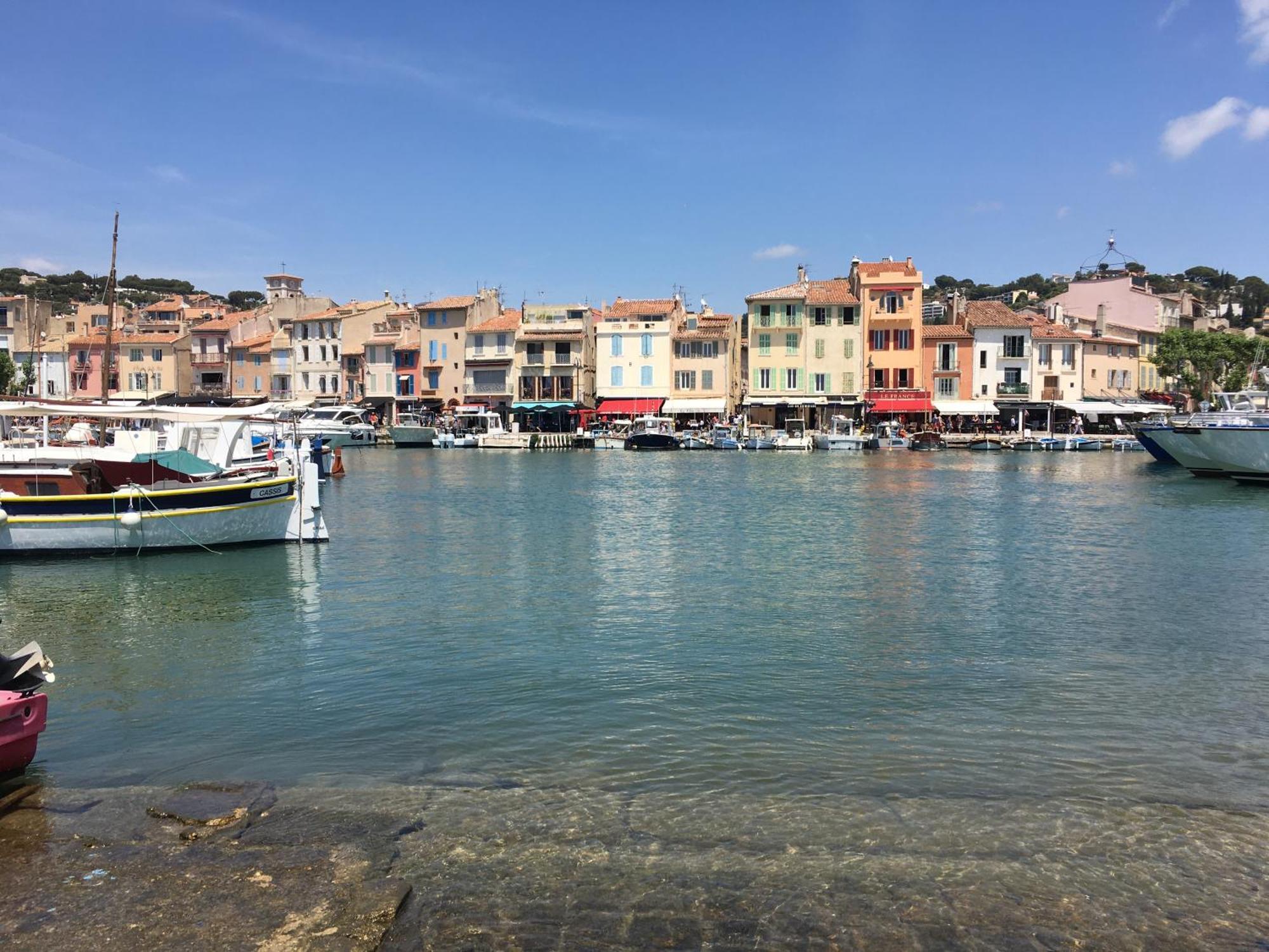 Large Private Garden, Quiet 2-Bedroom Apartment, Air Conditioning, Wifi, Parking Cassis Eksteriør billede