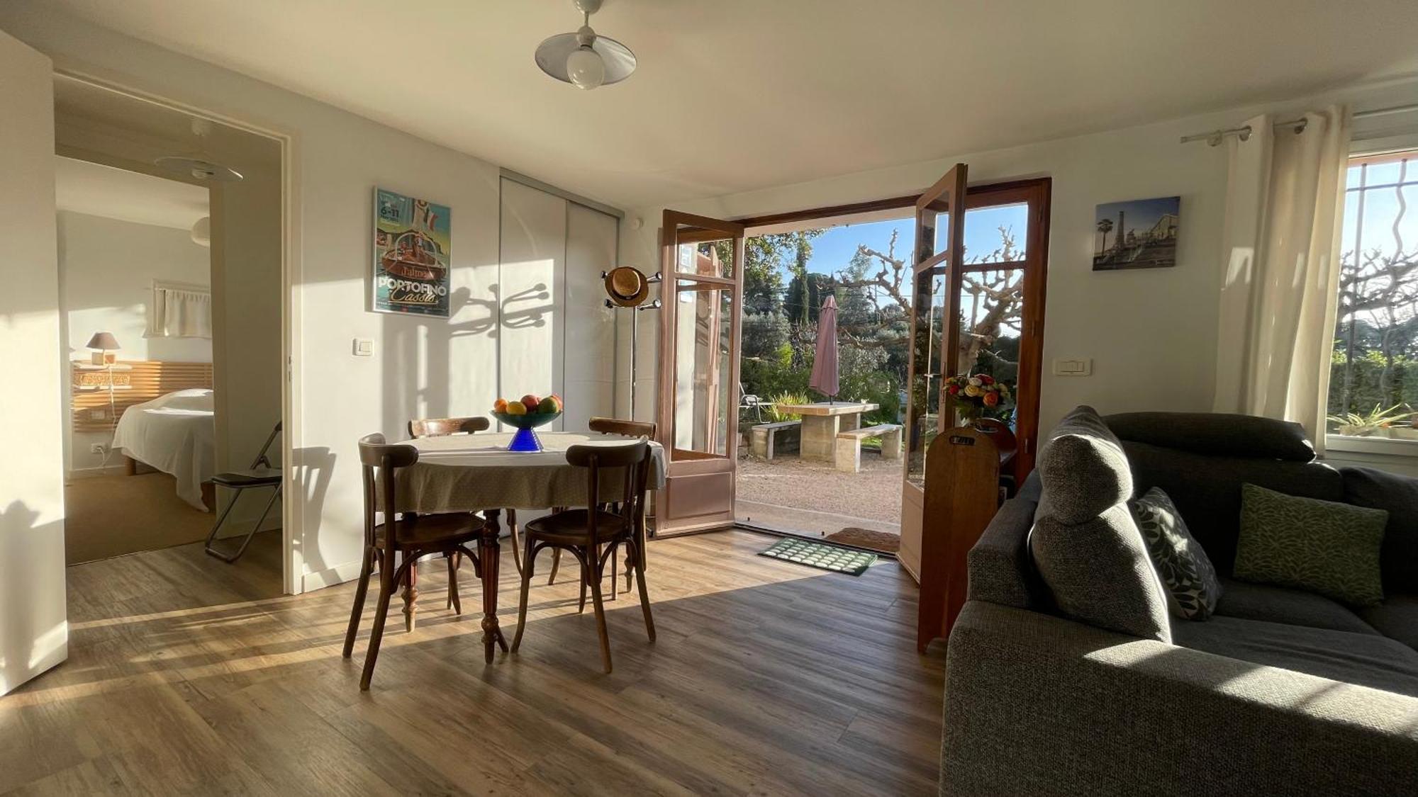 Large Private Garden, Quiet 2-Bedroom Apartment, Air Conditioning, Wifi, Parking Cassis Eksteriør billede
