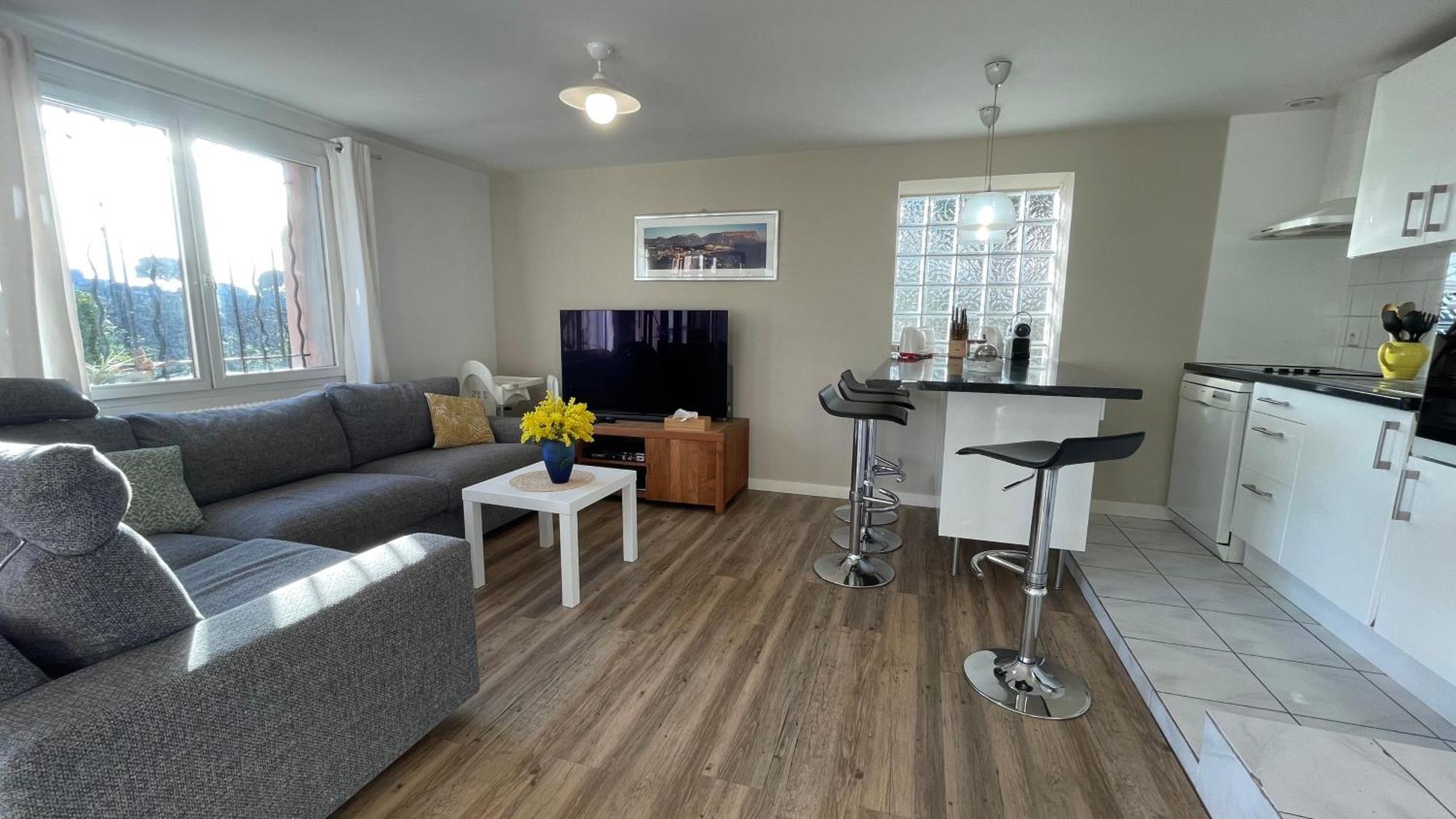 Large Private Garden, Quiet 2-Bedroom Apartment, Air Conditioning, Wifi, Parking Cassis Eksteriør billede