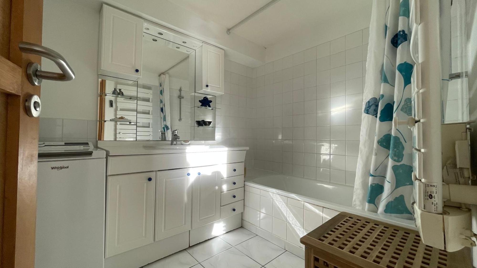 Large Private Garden, Quiet 2-Bedroom Apartment, Air Conditioning, Wifi, Parking Cassis Eksteriør billede