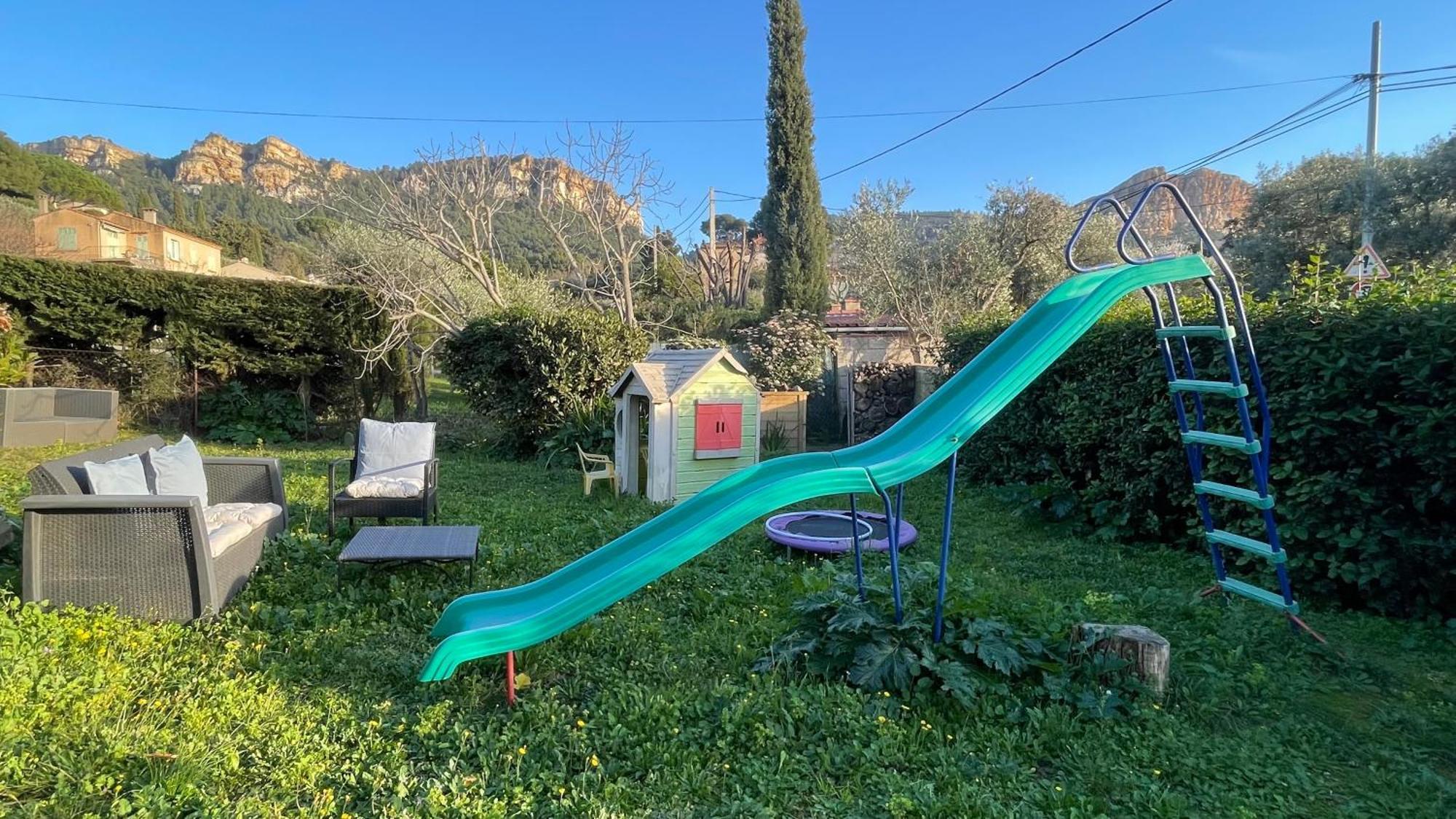 Large Private Garden, Quiet 2-Bedroom Apartment, Air Conditioning, Wifi, Parking Cassis Eksteriør billede